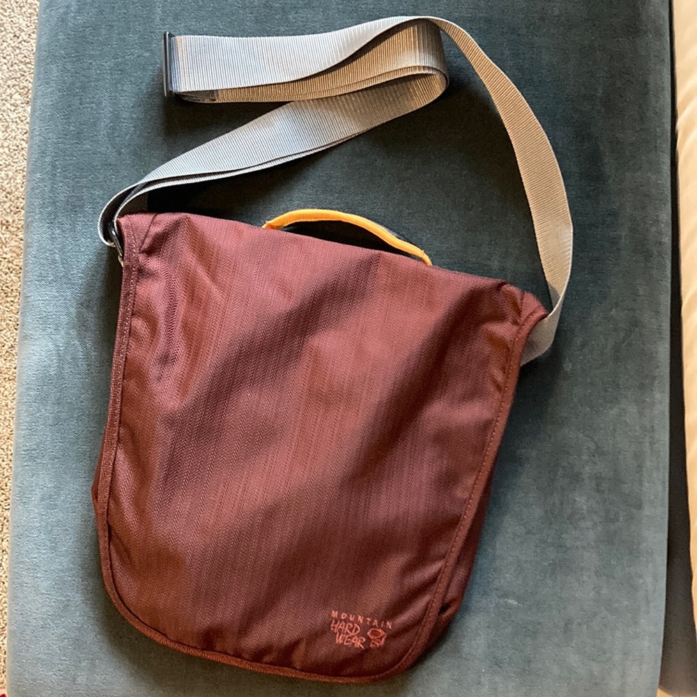 Mountain Hardware Purse
